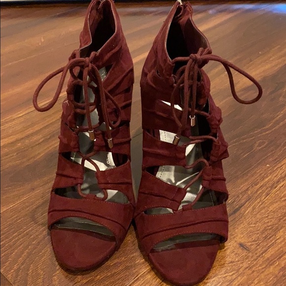 Heels - Picture 1 of 2